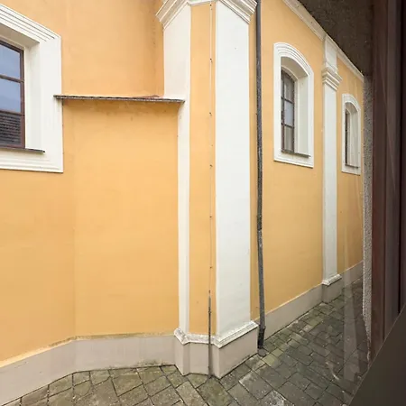 U Kostela